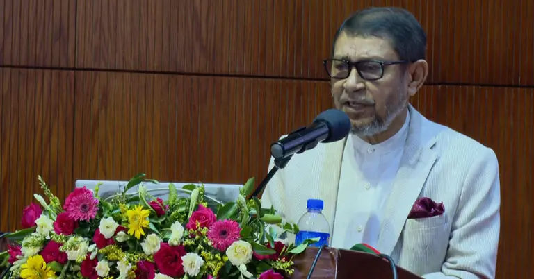 কথা বলেছেন স্বাস্থ্যমন্ত্রী সরদার সাখাওয়াত হোসেন